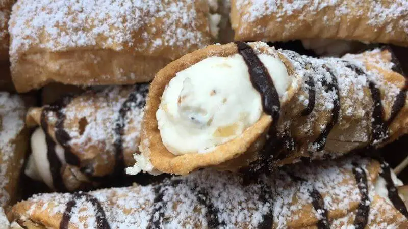 How Long Do Cannolis Last in the Refrigerator 